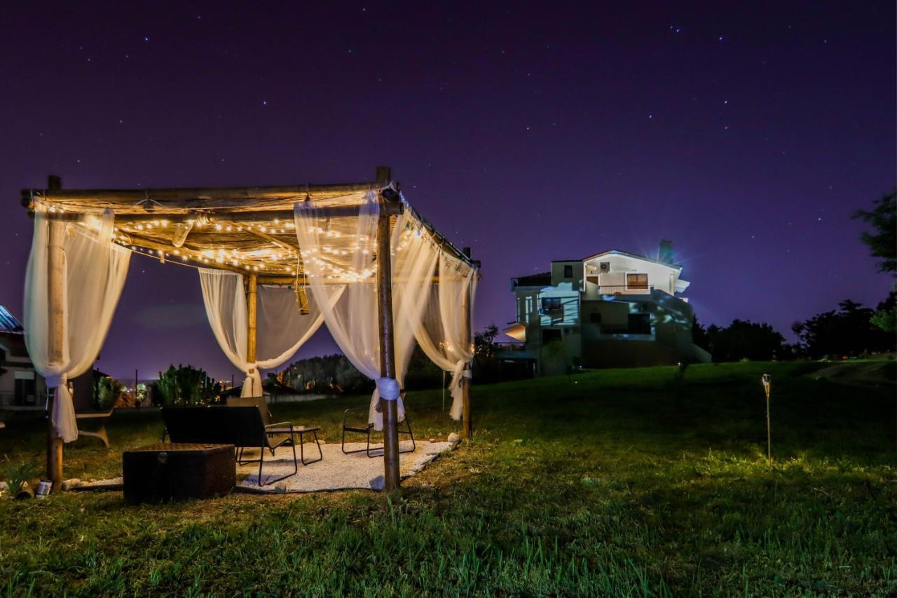 Studio Acropolis Serres Next To Center Luaran gambar